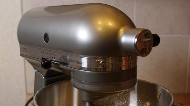 Кекс на сметане. Очень простой и вкусный рецепт. смотреть онлайн