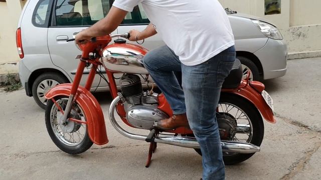 Jawa Yezdi Bike 1970 Kick Start смотреть онлайн