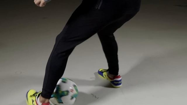 TOP 5 SHOES FOR INDOOR, FUTSAL & STREET FOOTBALL смотреть онлайн