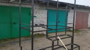 Крыльцо с навесом для частного дома из металла