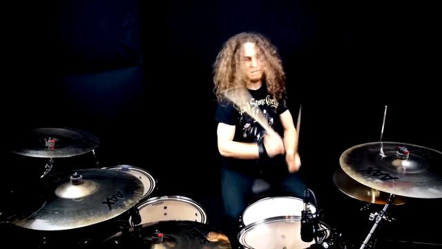Paranoid Black Sabbath Drum Cover (live version 70s) смотреть онлайн