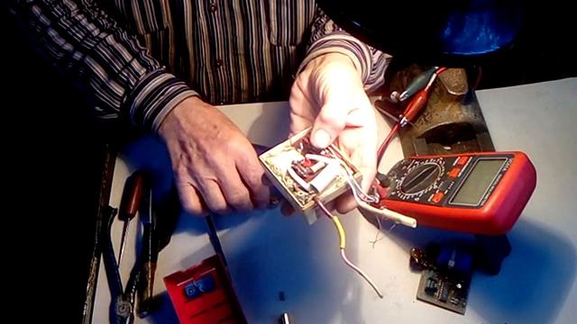 Ремонт зарядного устройства для пальчиковых батареек смотреть онлайн