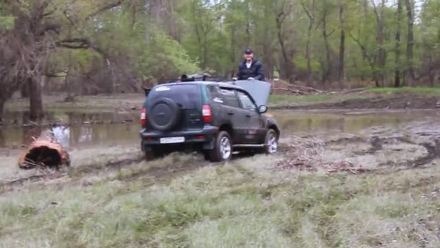 Оторвали Паше заднюю проушину. вот так рвуться нивы смотреть онлайн