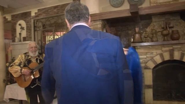 Юбилей 50 лет женщине. Поздравление цыган. Тамада - ведущий, певец Юрий Кузнецов. смотреть онлайн