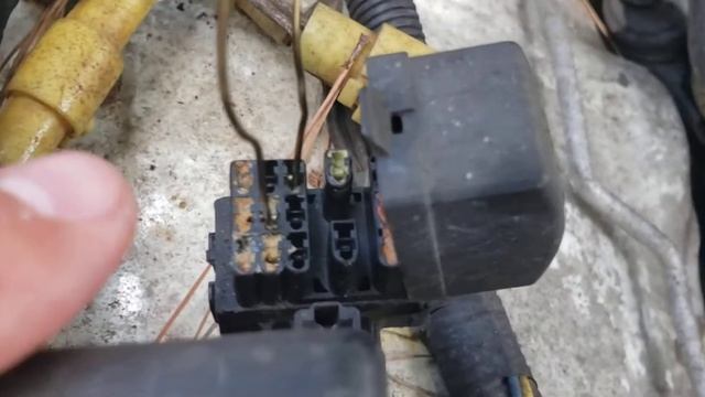 Cómo obtener código de falla de Toyota 22RE con OBD1 смотреть онлайн