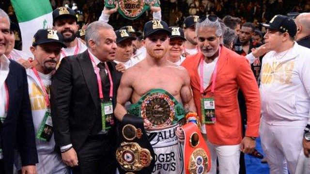 Мексиканский боксер Альварес объединил три титула чемпиона мира смотреть онлайн