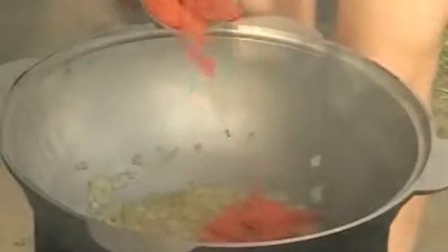 Приготовление плова на универсальной жаровне GURANDA смотреть онлайн