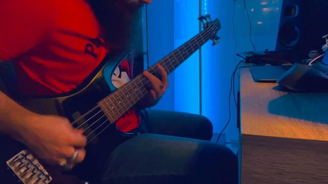 everybody out there plays Dingwalls and I play this смотреть онлайн
