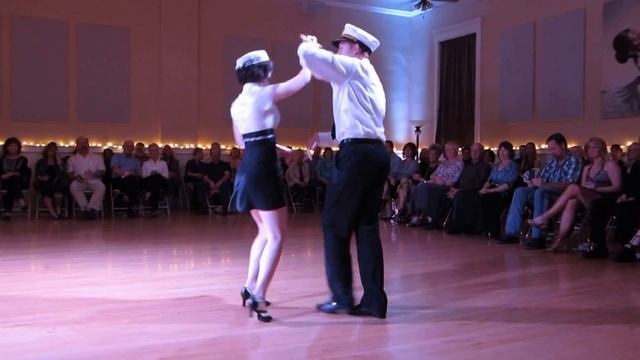 Foxtrot to Come Fly with Me смотреть онлайн