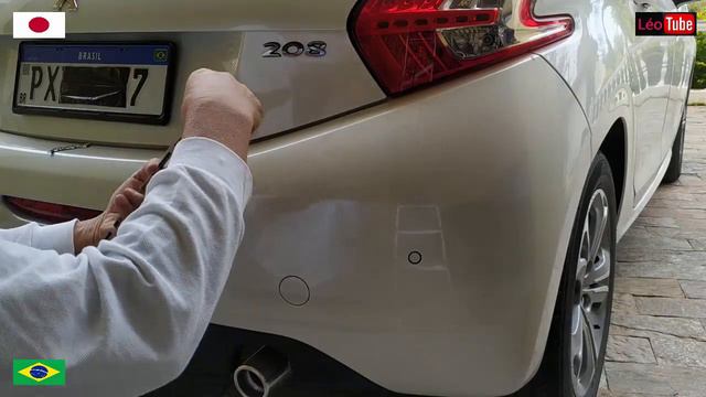 Trocando Emblema do PEUGEOT 208 GRiFFE смотреть онлайн