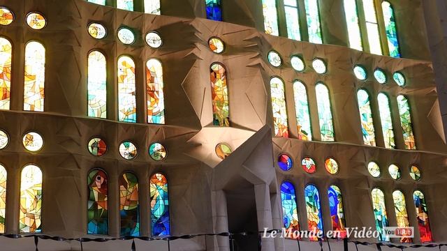 Barcelone Sagrada Familia inside in Ultra 4k смотреть онлайн