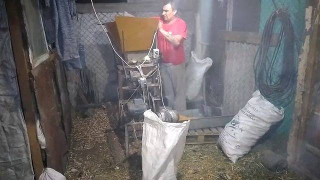 Почистил кукурузу без монтажа! смотреть онлайн