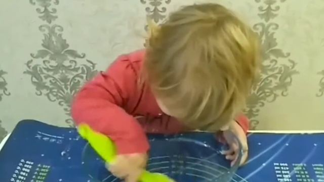 Первое кулинарное видео.December2019 Madine is 1 year and 11 months old. She is preparing charlotte смотреть онлайн