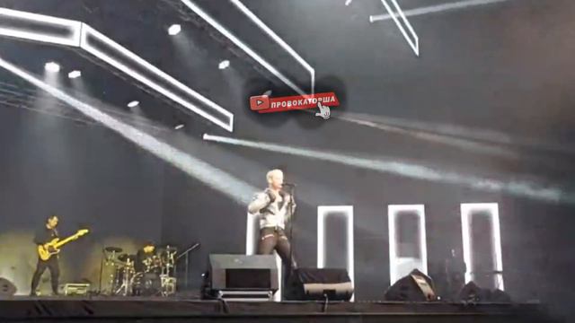 ПОДНЯЛ ДУХ ПОКЛОННИКОВ Шаман показал детские фото смотреть онлайн