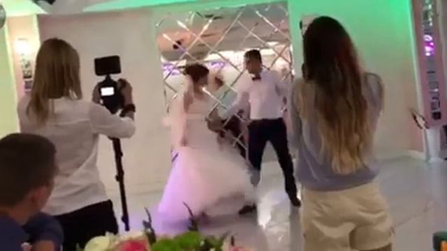 Красивый свадебный танец Ира и Саша смотреть онлайн