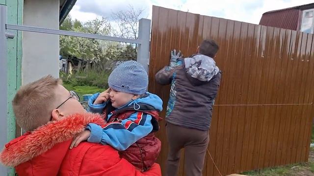 закончили строить забор на даче смотреть онлайн