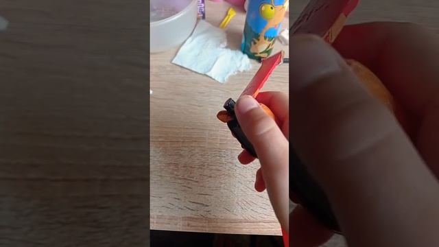 сделать часы из Fnaf 9 я их покрасил и добавил бумажные элементы