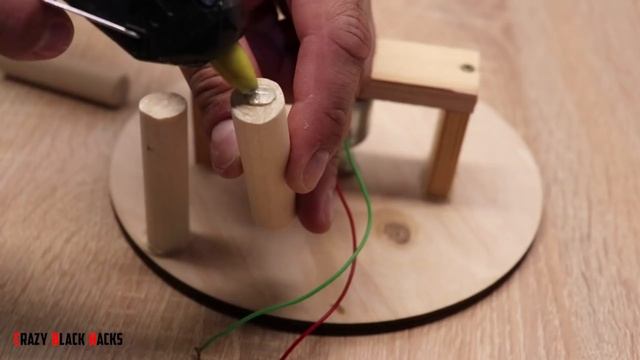 Делаем водоворот дома из магнитов и стакана смотреть онлайн