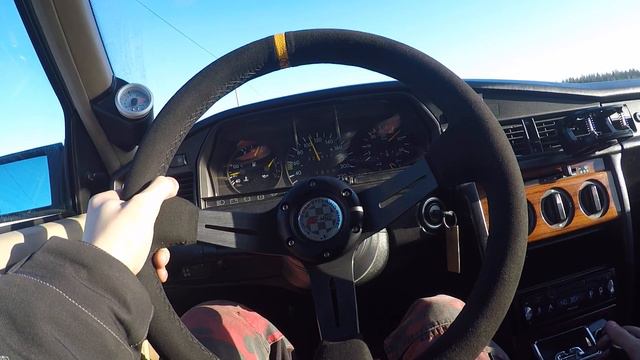 W201 3.0l turbo om603 acceleration смотреть онлайн