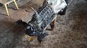 Почему новая КПП на "Ниве" оказалась вся в масле. Ремонт своими руками