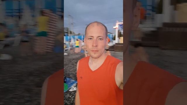 На пляже с женой смотреть онлайн