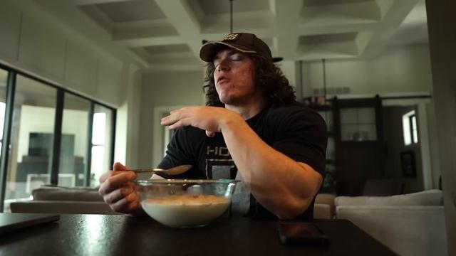 SAM SULEK FULL DAY OF EATING with FOUAD ABIAD & PAUL LAUZON | Hosstile Supplements смотреть онлайн