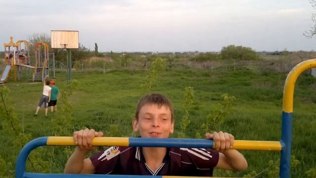 50 подтягиваний 10 летнего парня.mp4 смотреть онлайн