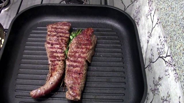 #СтейкДенвер Готовим правильный стейк за 3 минуты)