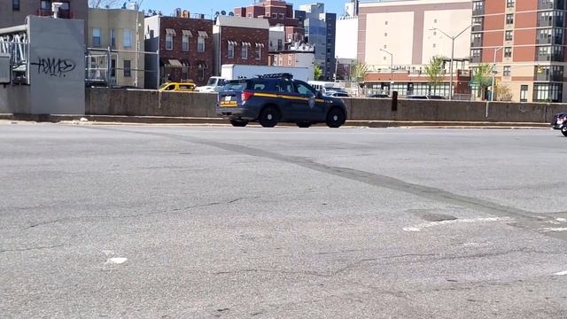 New TBTA Police 2020 Ford Interceptor Utility Passing By On Astoria Boulevard In Astoria, Queens, N смотреть онлайн