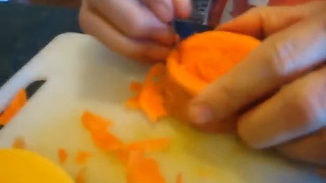 Khmer chef live ! how to carve a Riya Rose for the flowers Queen смотреть онлайн