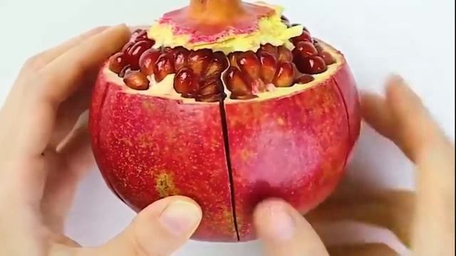 Как ОЧИСТИТЬ ГРАНАТ от кожуры аккуратно, быстро, легко и просто смотреть онлайн