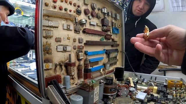 Ищем антиквариат/барахолка/караваевы дачи смотреть онлайн