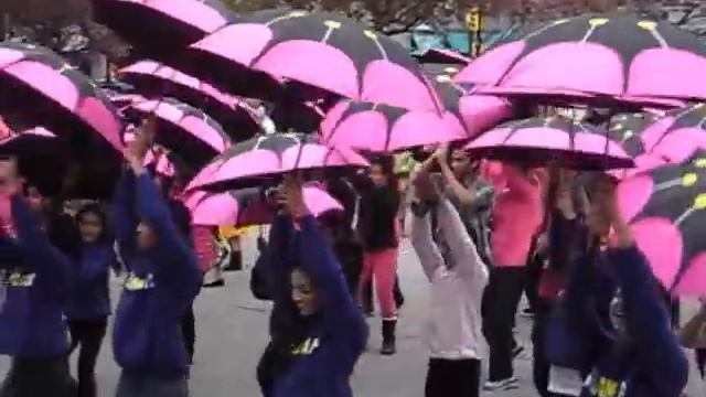 World Umbrella Dance смотреть онлайн