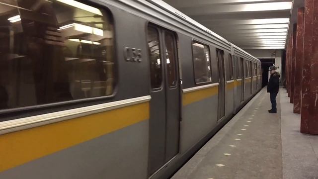 "Ушедшие в историю" Метропоезд "ЯУЗА" 81-720/721 | Subway train "Yauza" смотреть онлайн