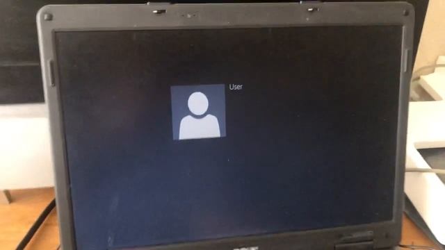 Пожилой гайд: Показываю как починить ноутбук подручными средствами. И вот почему... смотреть онлайн