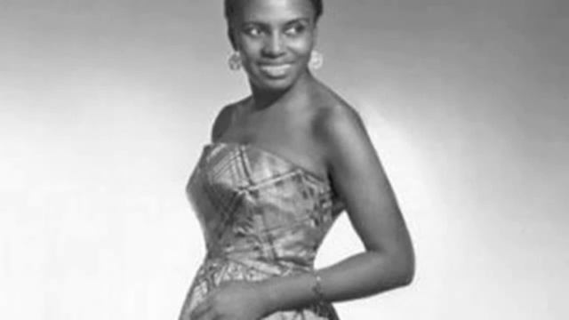 Miriam Makeba - Kulala (Live) Official Video смотреть онлайн