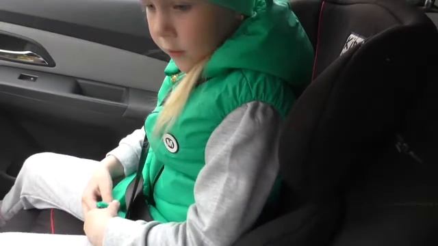 Поход в макдоналдс! Новые игрушки в хеппи мил! смотреть онлайн