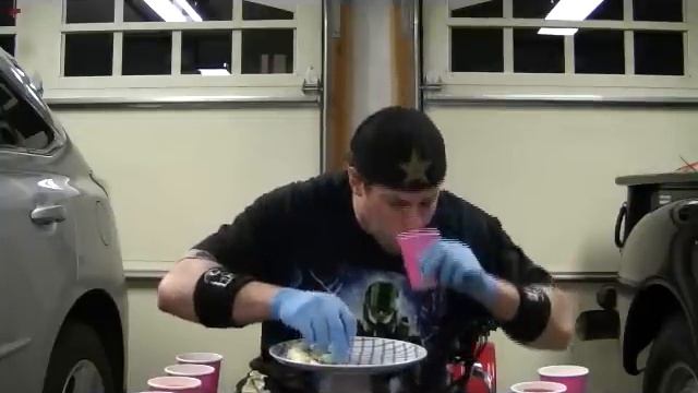 The 50 Raw Garlic Clove Challenge in 4min (Must See) смотреть онлайн