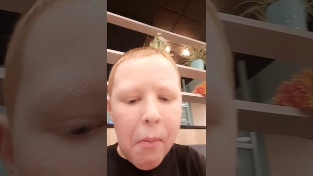 4 день! пробуем сладости в кафе?