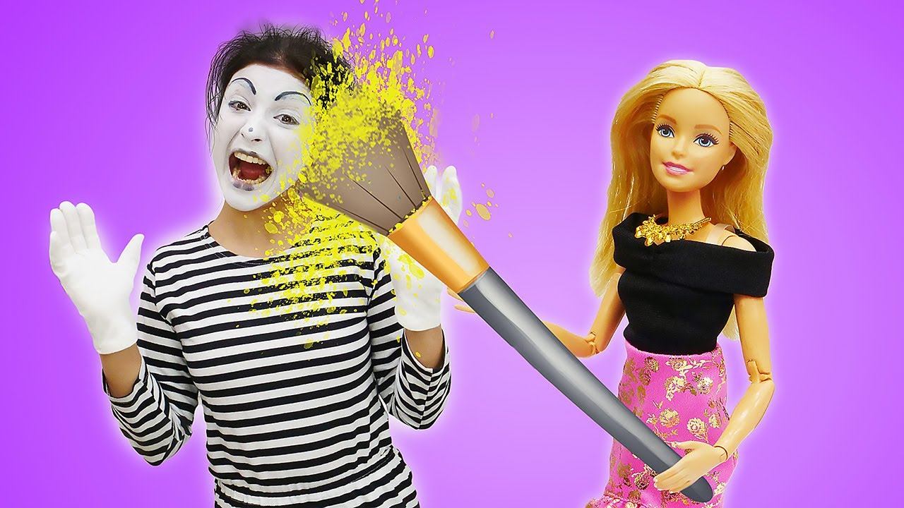 New Barbie's Dress - Manicure, Makeup And Accessories For Dolls - Barbie Videos.