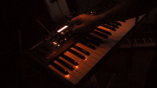 Dave Smith Instruments Mopho X4 "More Analog Pads & FX" Synthesizer DSI смотреть онлайн