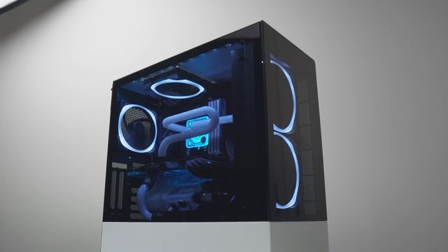 Fractal Define 7 - Who Need's a Case This Huge? смотреть онлайн