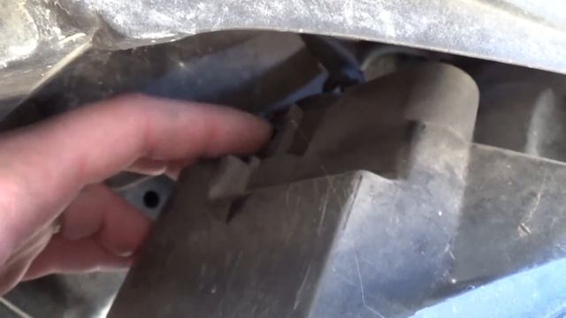 VW Jetta MK5 A5 Golf MK5 Radiator Support Removal and Replacement смотреть онлайн
