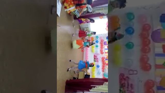 Мода, платья шитые из пакетов... смотреть онлайн