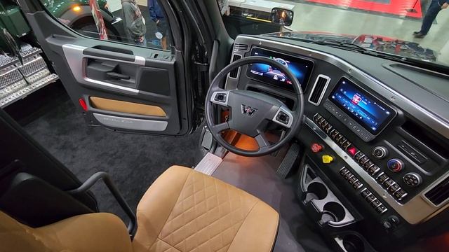 Western Star-57X Truck Show 2023            Тягачь Вестерн Стар 57X обзор