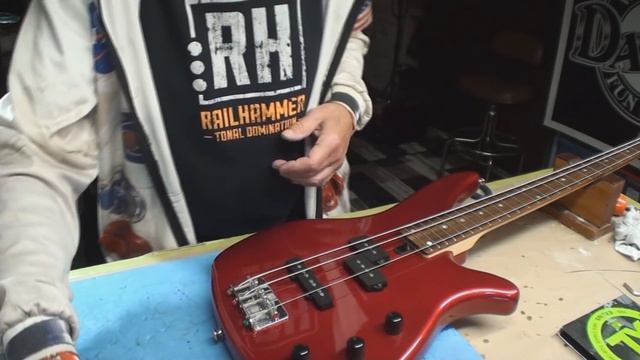 Yamaha RBX 170 and BE NICE TO SOLO GUITARS смотреть онлайн