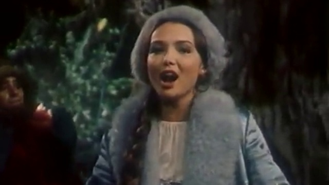 Вторая песня Белоснежки Снегурочки (Новогодние приключения Маши и Вити) смотреть онлайн