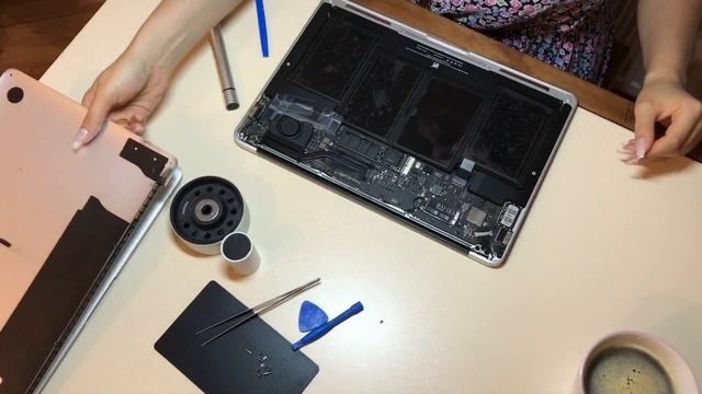 MacBook Air A1466, разборка, замена акамулятора