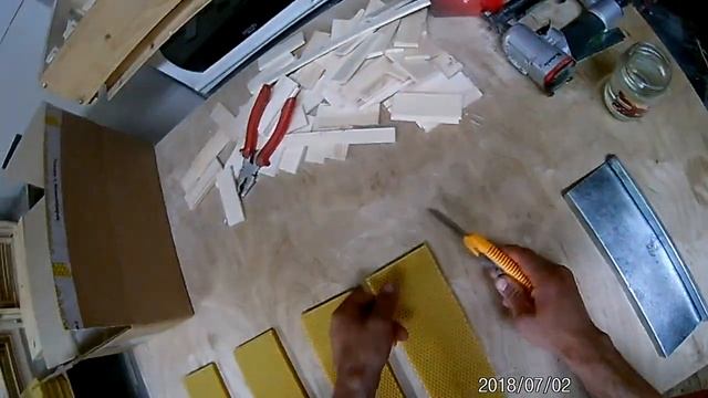 Нарезка вощины и наващивание рамок Удава. смотреть онлайн