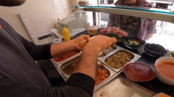 #Tunisianstreetfood L'Ommima Best Tunisian Sandwich Maker In Sfax